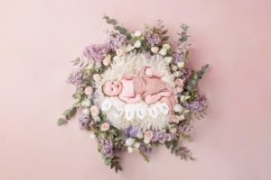 DELUXE NEWBORN SESSION